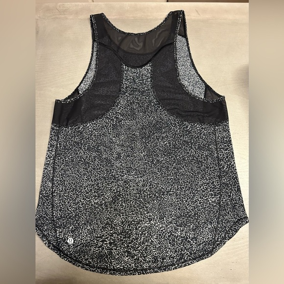 Women's LULULEMON Black White Activewear Tank Top Size 8-10 - Picture 4 of 8